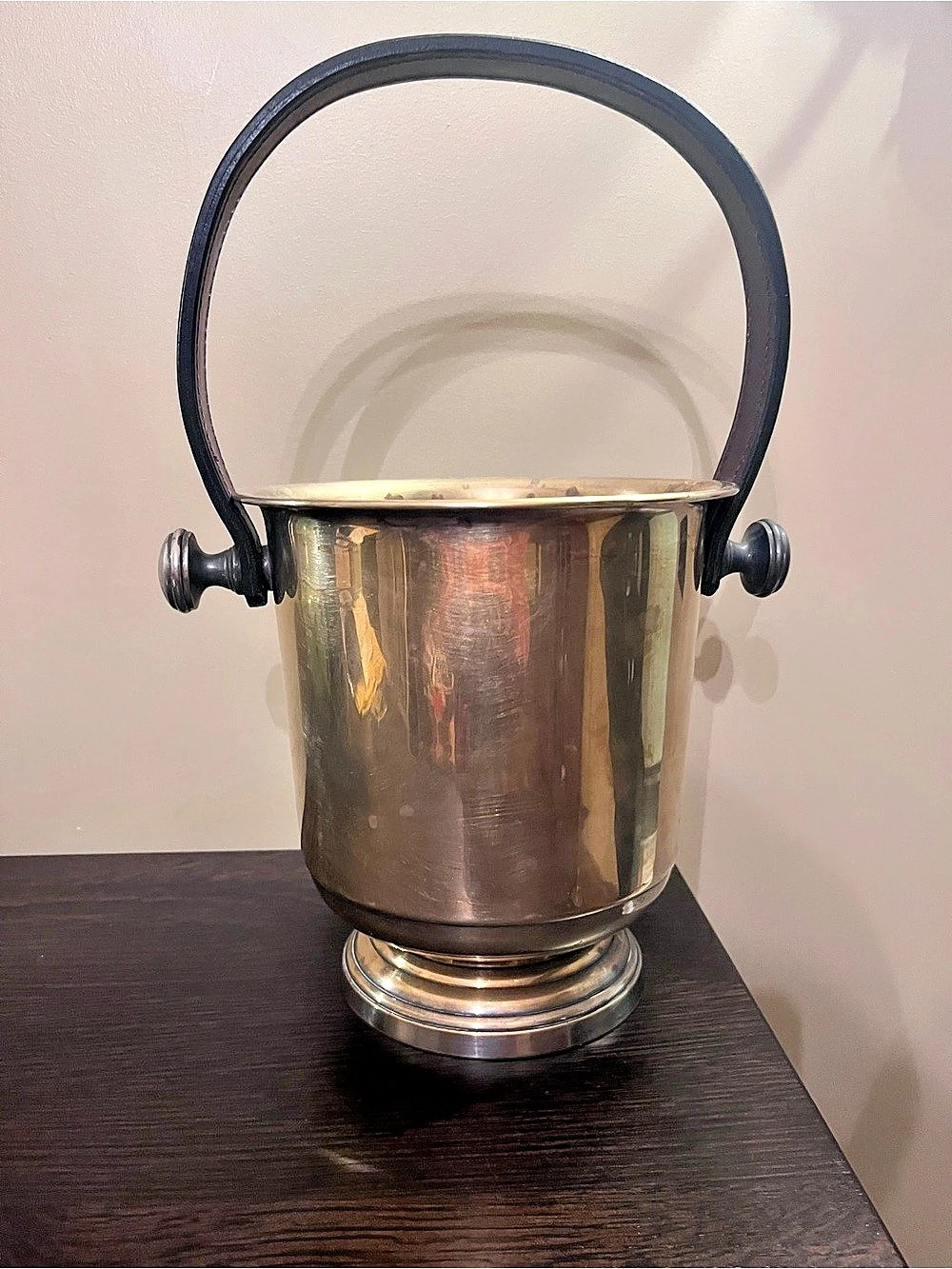 STUNNING VINTAGE SILVER CHAMPAGNE ICE BUCKET WITH LEATHER HANDLE
